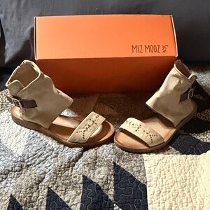 Miz Mooz Beige Buckle Sandals forge cappuccino size 39